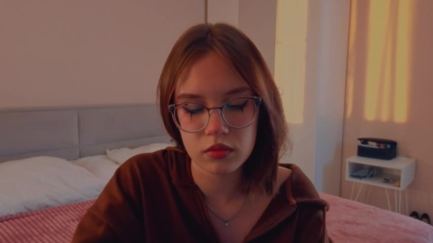Mia_Luw Live Sex December 15, 2025