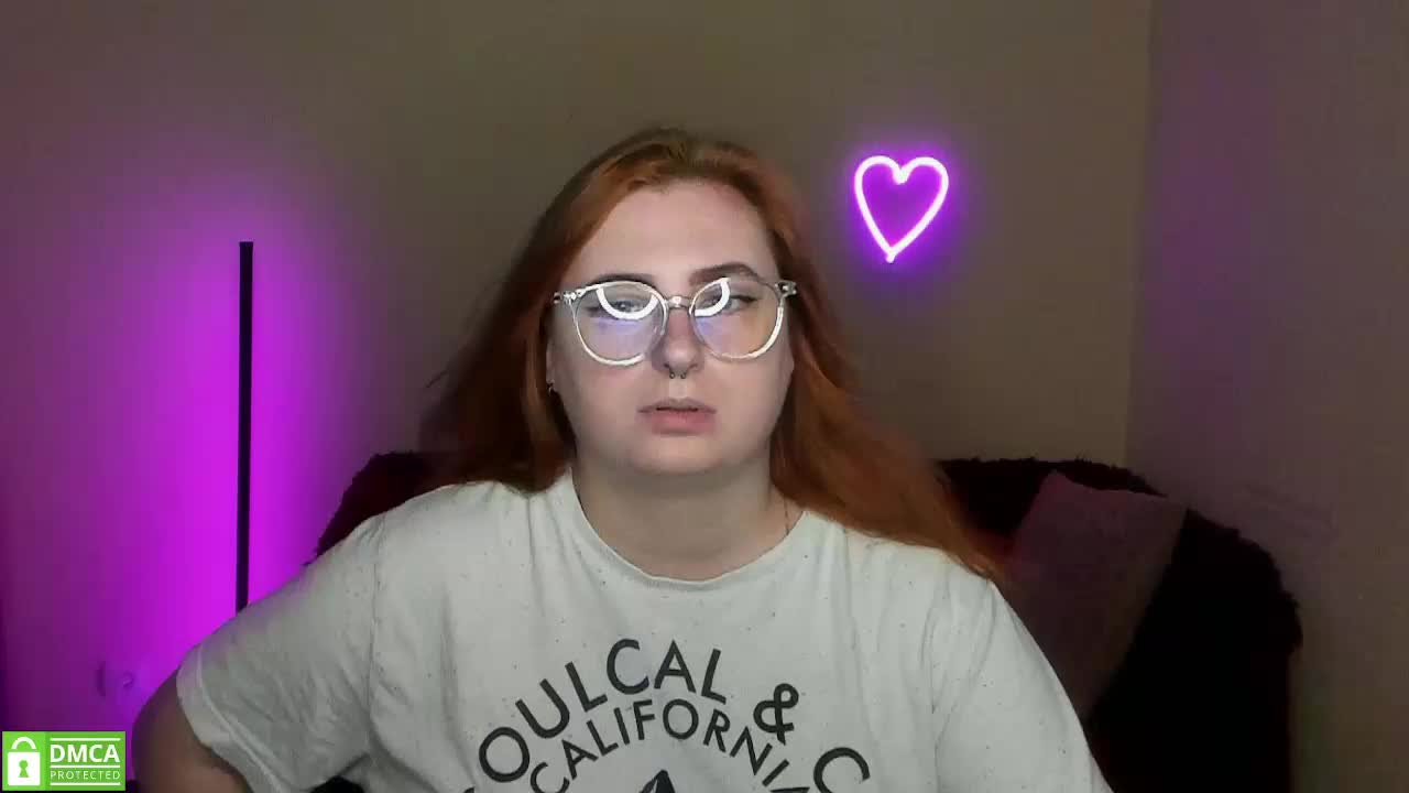 Aliciaredluv Live Sex December 17, 2025