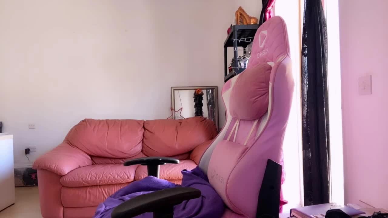 NylonQueen Live Sex December 14, 2025