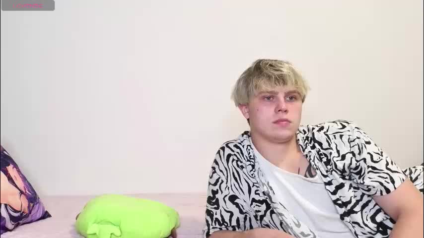 emily_and_ilumi Live Sex December 18, 2025