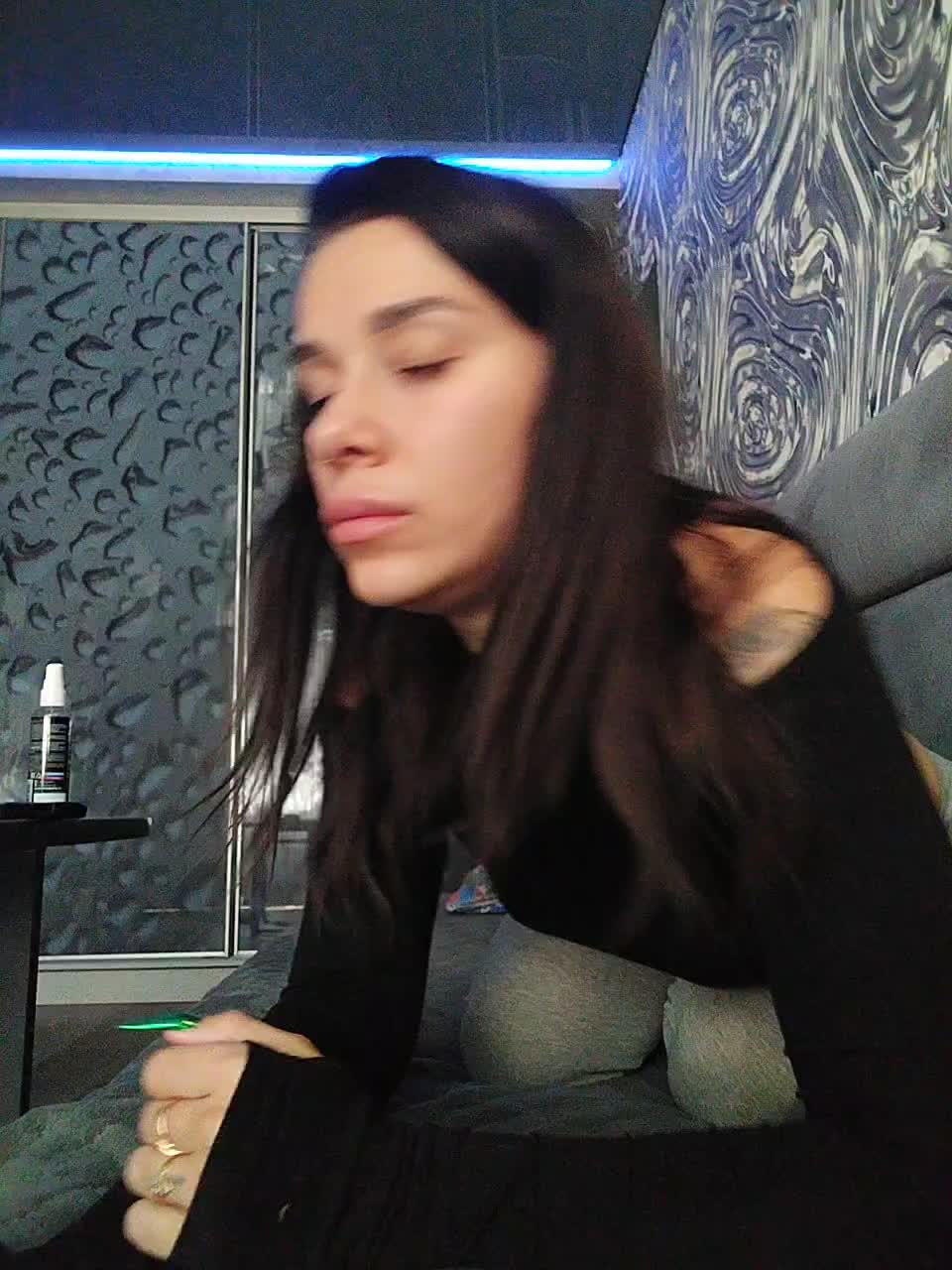 deva_maria Live Sex December 17, 2025