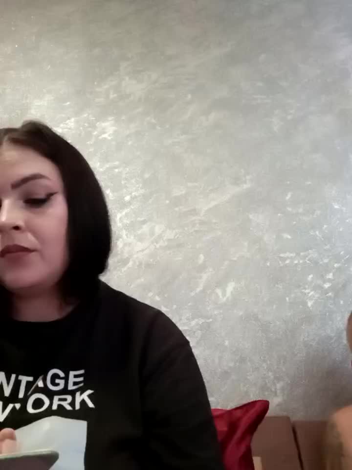 Greta_Tamar Live Sex December 17, 2025