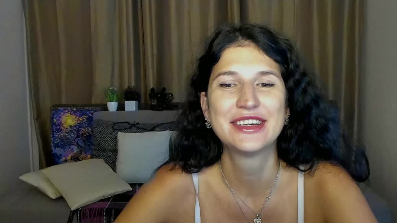 AliannaSoloKisses Live Sex December 14, 2025