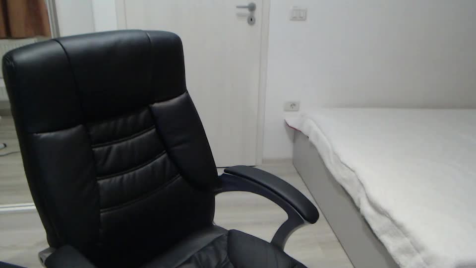 blue_eyes96 Live Sex December 13, 2025