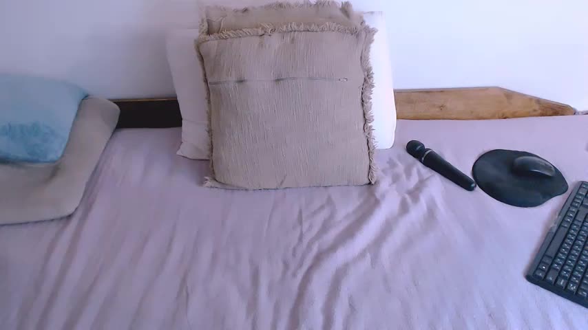 ChubbyMaia Live Sex December 14, 2025