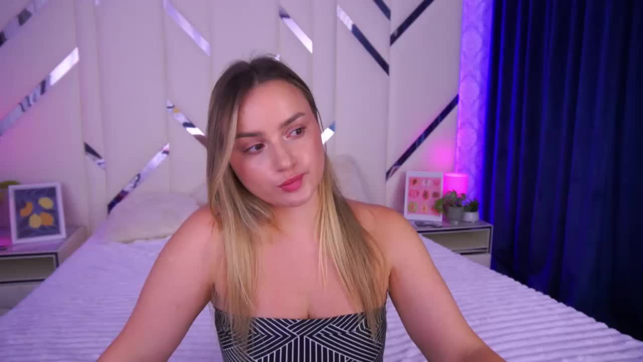 FloraGreys Live Sex December 14, 2025