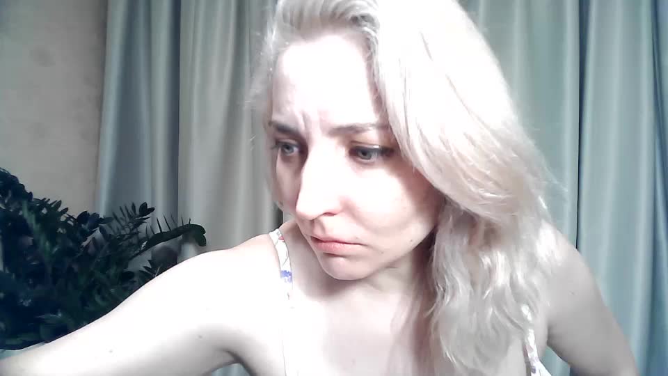 mariska-kiska Live Sex December 18, 2025