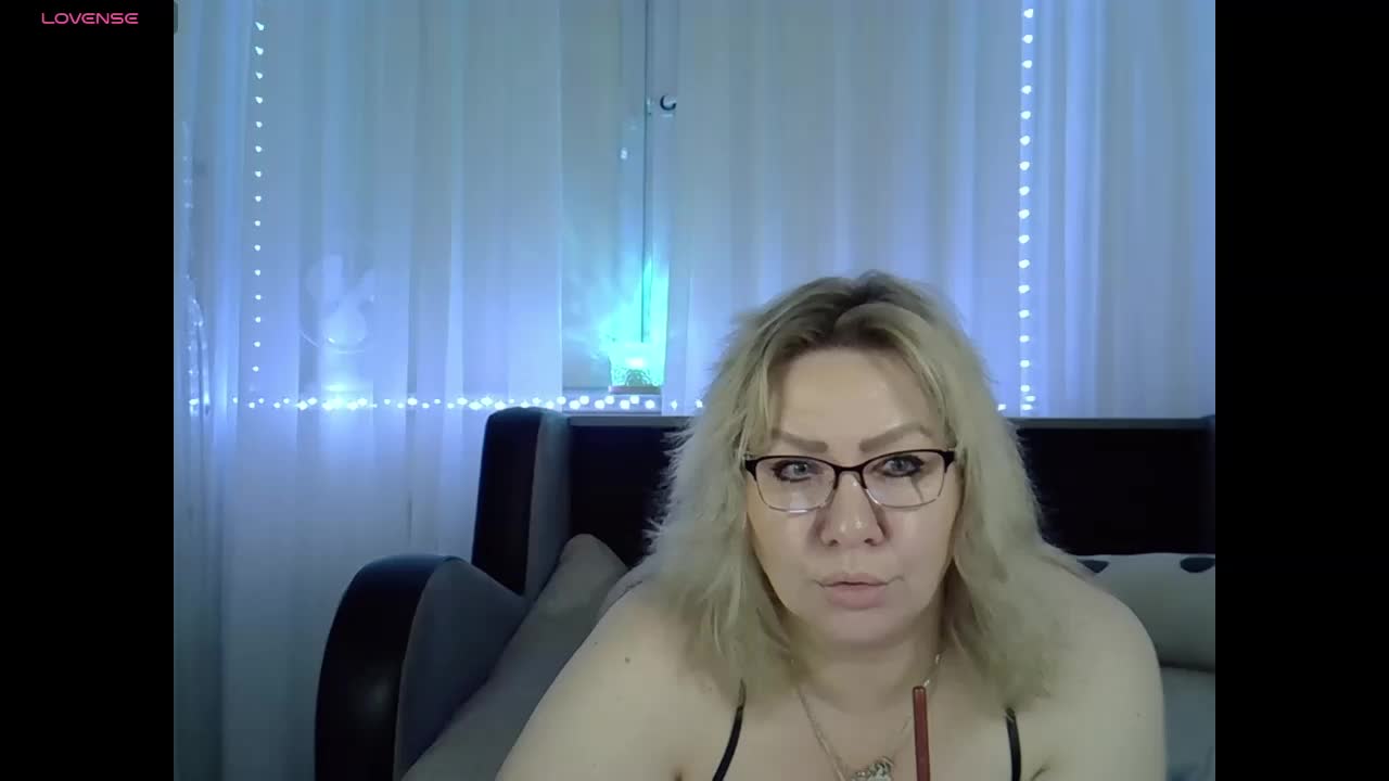 AngelinaGlam Live Sex December 17, 2025