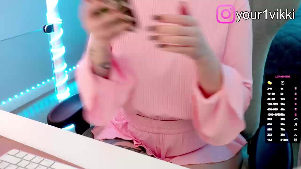 VikkiExtraCheese Live Sex December 18, 2025