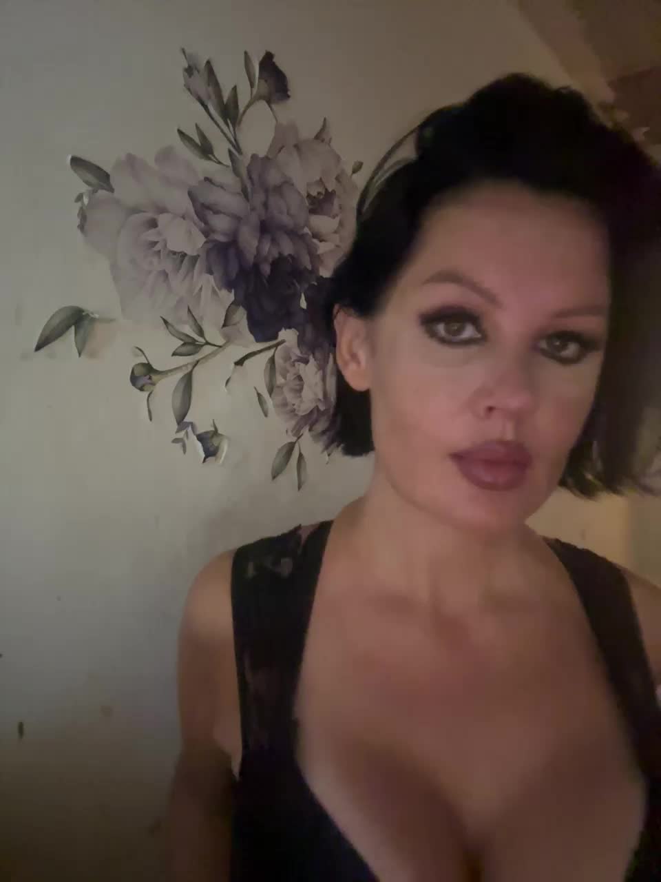 RoyalBreasts Live Sex December 17, 2025