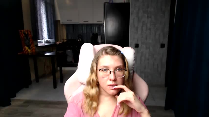 Reginasmilee Live Sex December 17, 2025