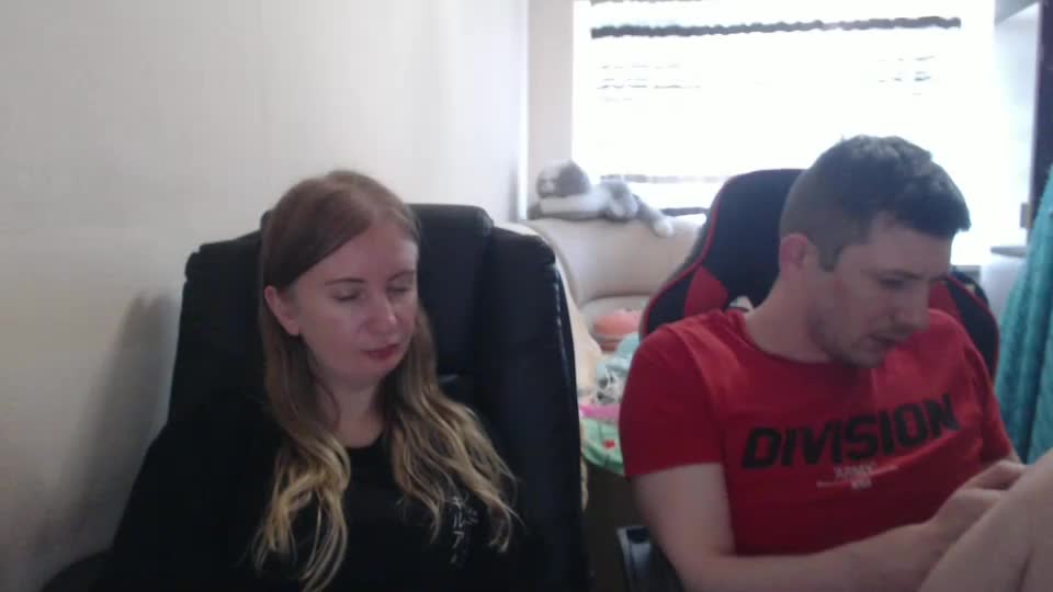 jenisandpeter Live Sex December 19, 2025