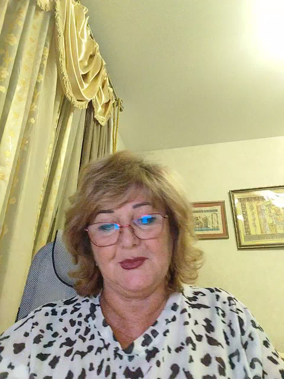 KarinkaSweet Live Sex December 14, 2025