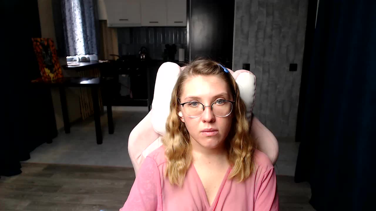 Regimasmile Live Sex December 14, 2025