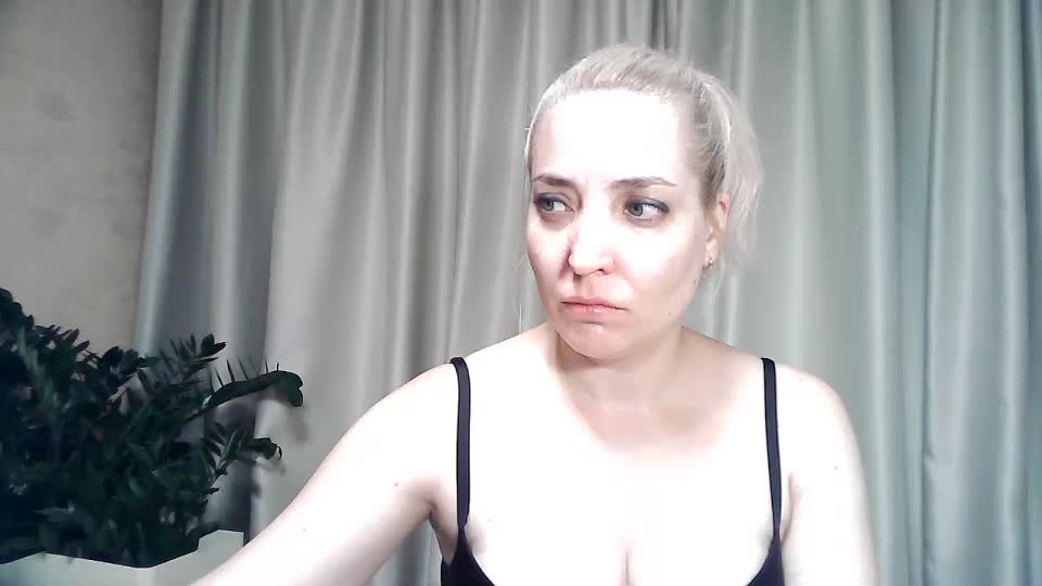 mariska-kiska Live Sex December 18, 2025