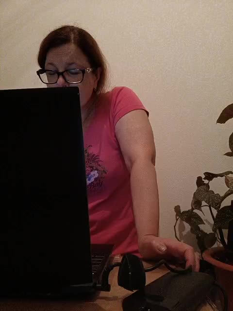 HelenBerg Live Sex December 19, 2025