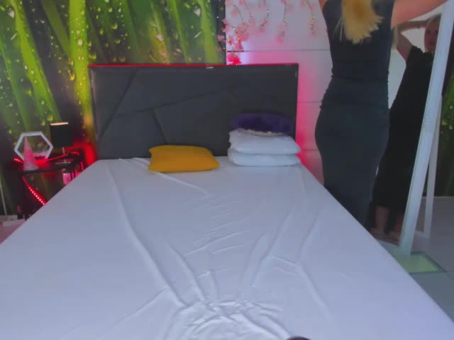 HollyTaillor Live Sex December 17, 2025