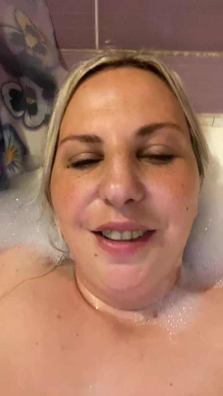 Roksi-8 Live Sex December 14, 2025