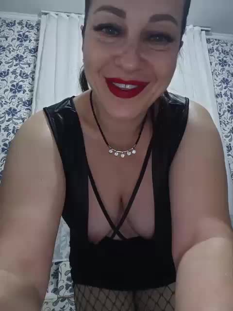 PetiteBrunieX Live Sex December 13, 2025