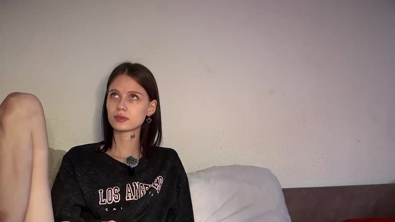 ZoyaVikki Live Sex December 15, 2025