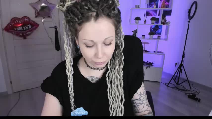 HoneySallyMoore Live Sex December 13, 2025