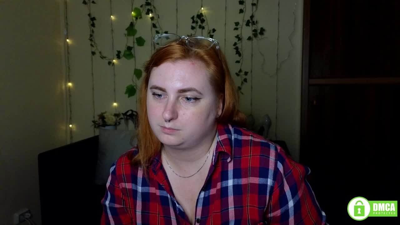 Aliciaredluv Live Sex December 17, 2025