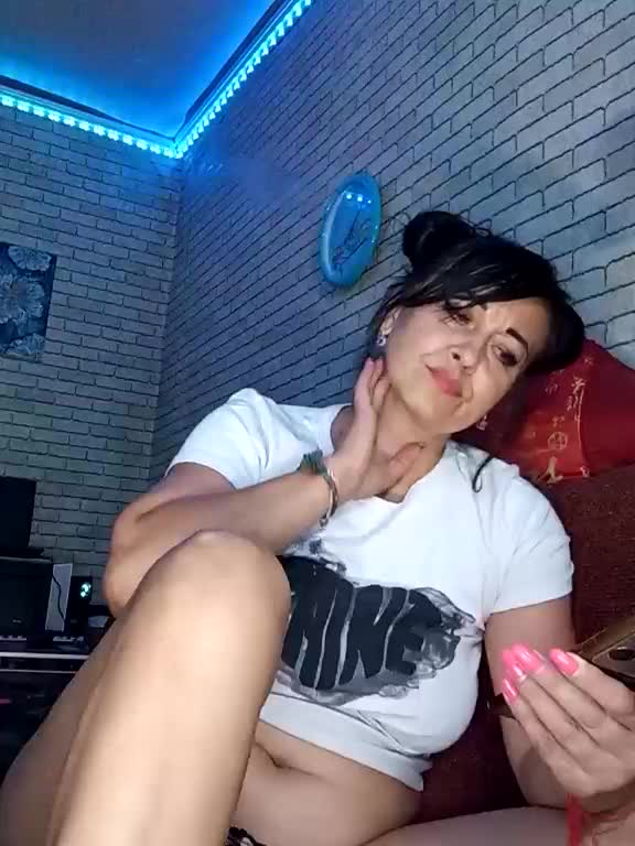 Lina-a-13 Live Sex December 14, 2025