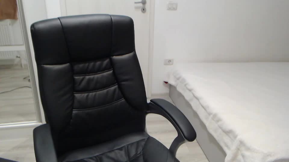 blue_eyes96 Live Sex December 13, 2025