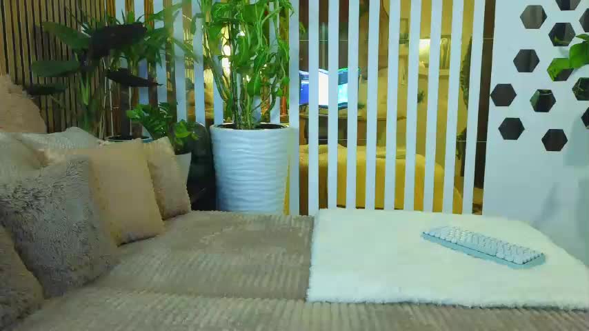 -Violettttta- Live Sex December 14, 2025