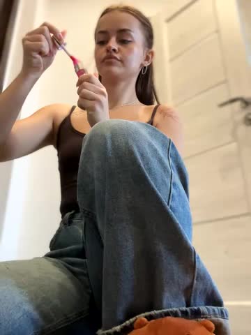 AngelinaTeller Live Sex December 17, 2025