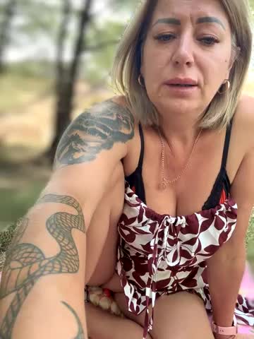 Milena-MilfaXXX Live Sex December 17, 2025