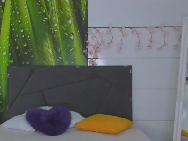 HollyTaillor Live Sex December 17, 2025