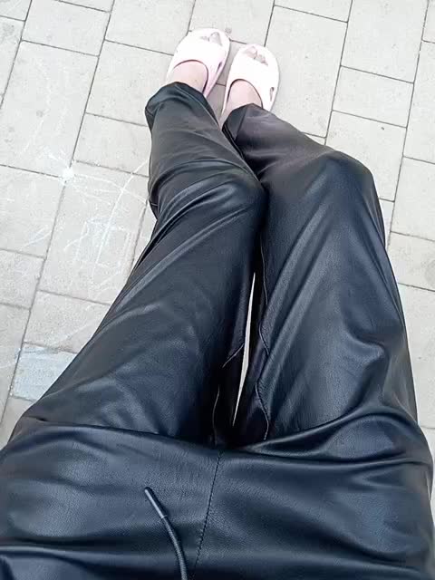 klubnichkka Live Sex December 14, 2025