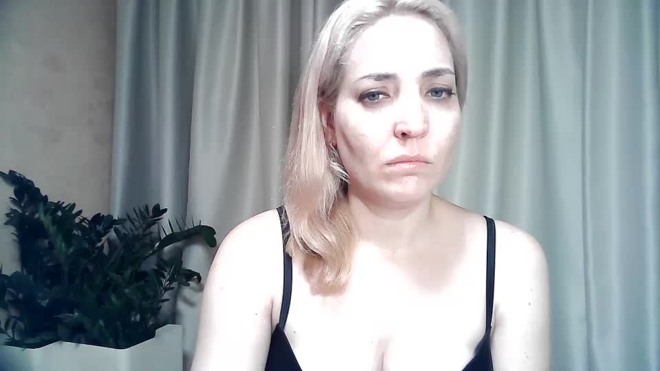 mariska-kiska Live Sex December 18, 2025