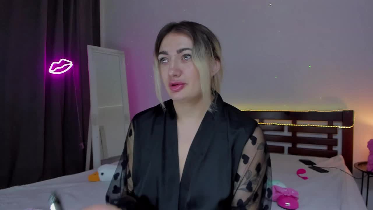 MikkiShows Live Sex December 13, 2025