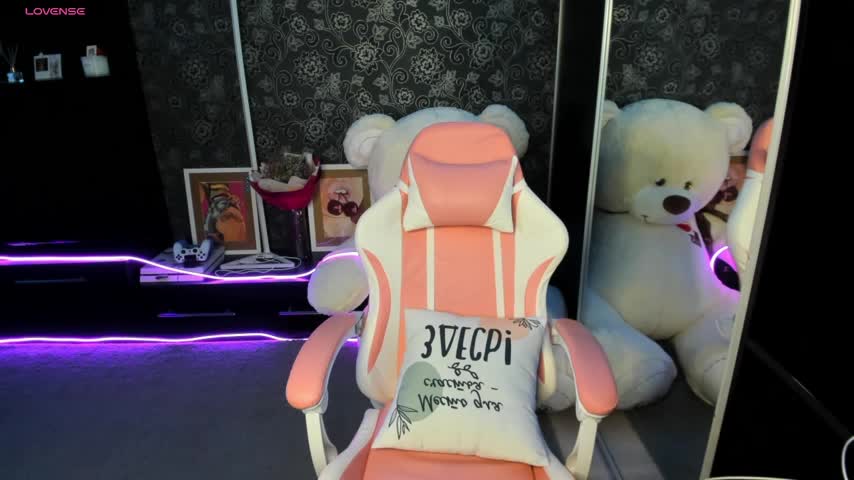 Queen_baby Live Sex December 13, 2025