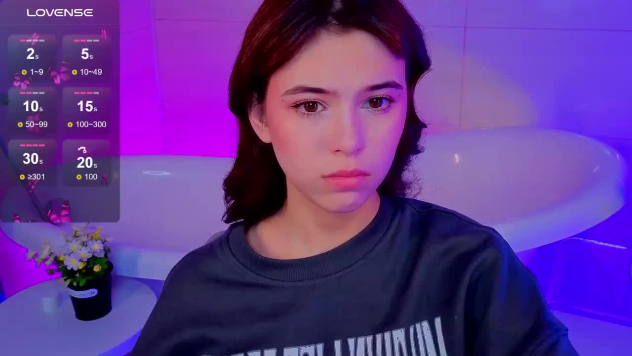 CoralineJones Live Sex December 19, 2025