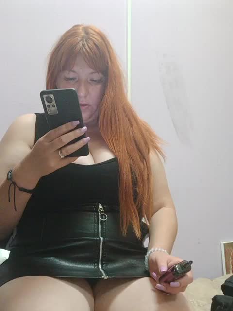 MiaLovely Live Sex December 14, 2025