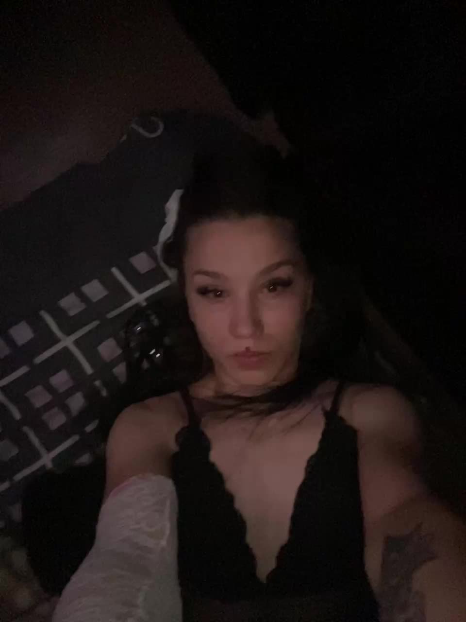 Sexy-Couple Live Sex December 12, 2025