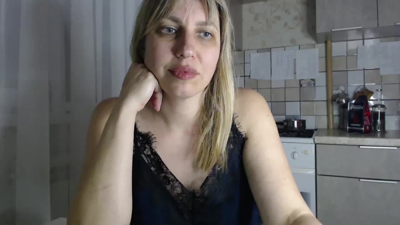 Karmella Live Sex December 13, 2025