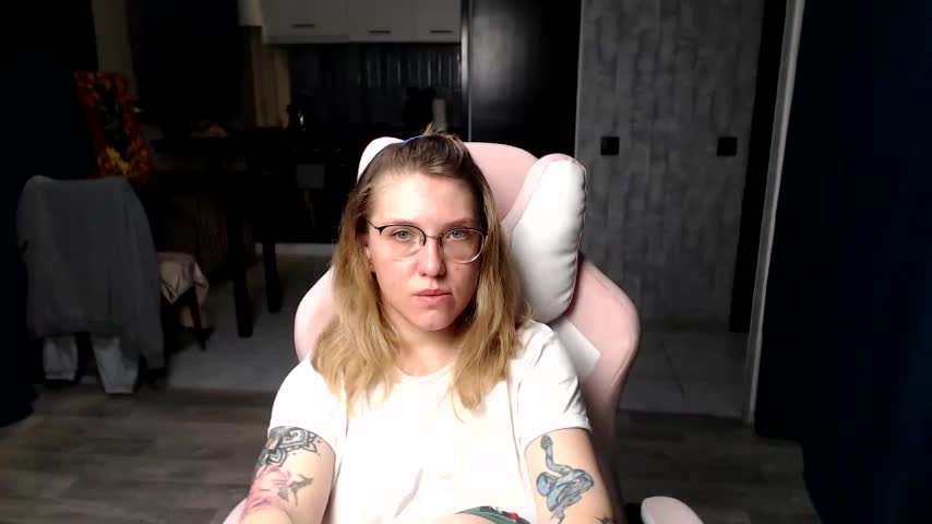Reginasmilee Live Sex December 17, 2025