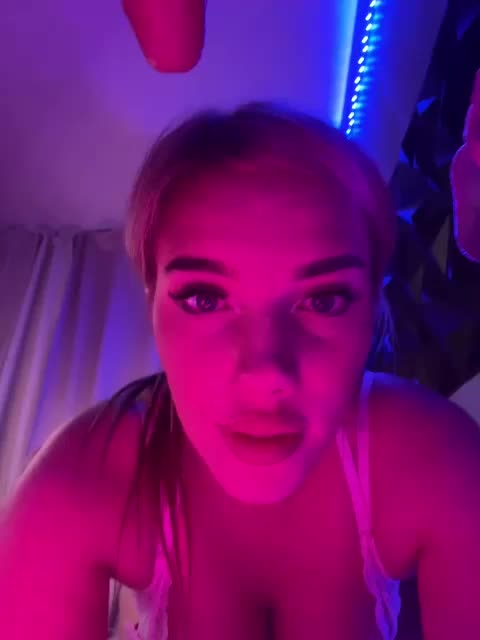 LYALAtop Live Sex December 14, 2025