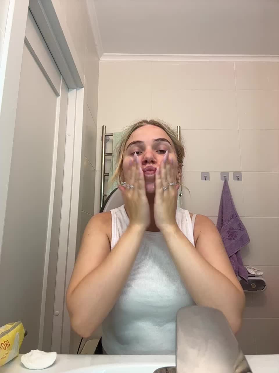 alicelaff Live Sex September 8, 2025