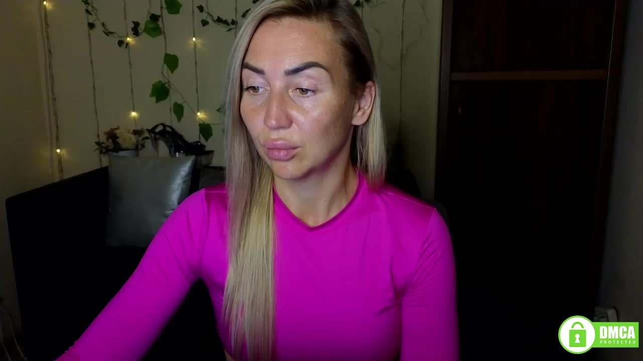 Jullyblondkiss Live Sex December 14, 2025