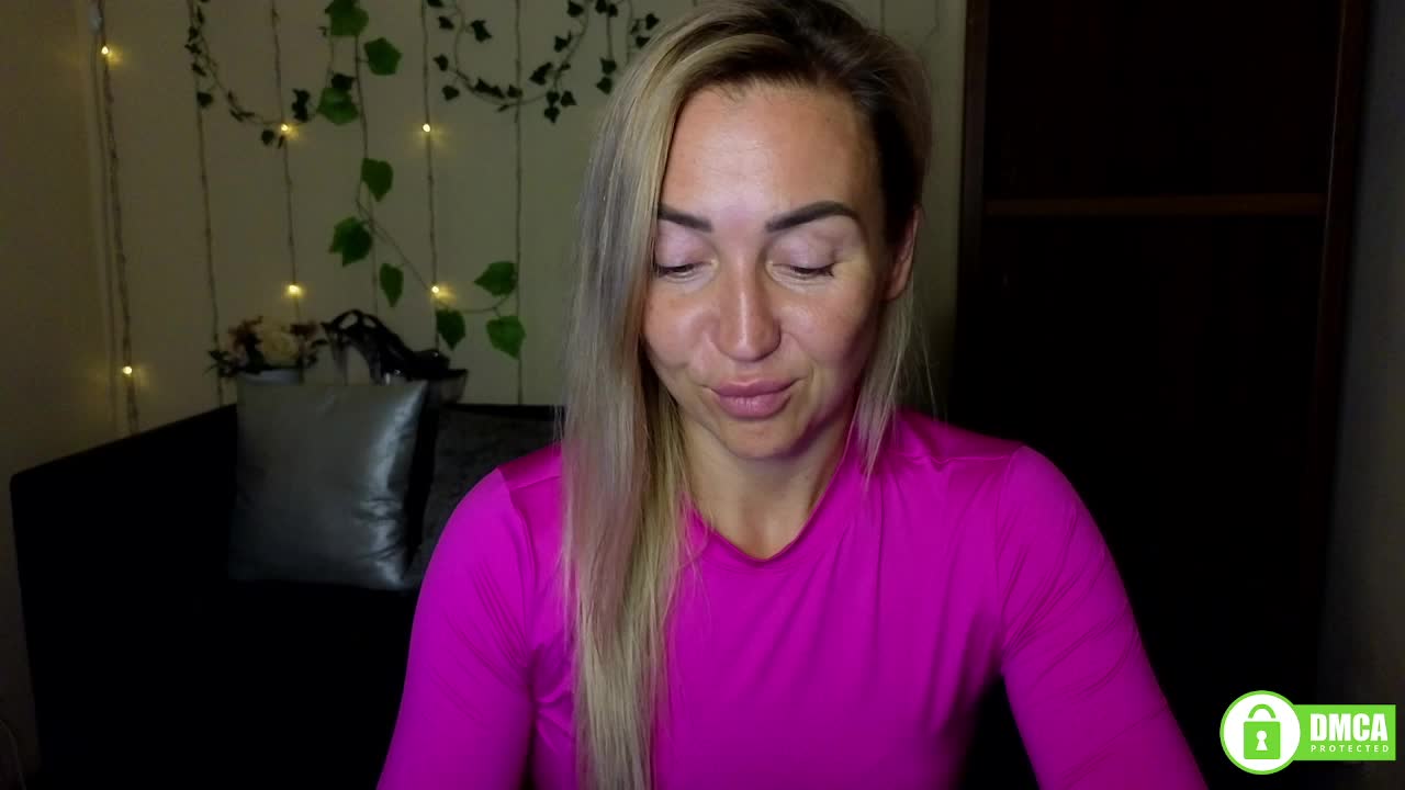 Jullyblondkiss Live Sex December 14, 2025