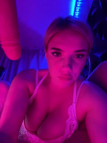 LYALAtop Live Sex December 14, 2025