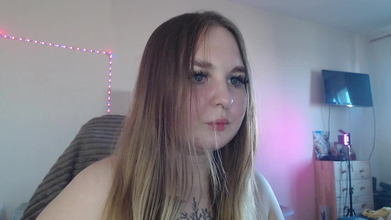 Greeenfriends6969 Live Sex December 13, 2025