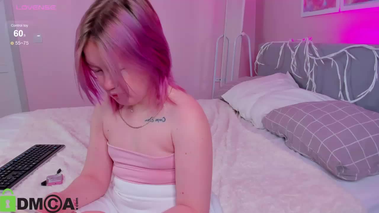 Sara-Moor Live Sex December 17, 2025
