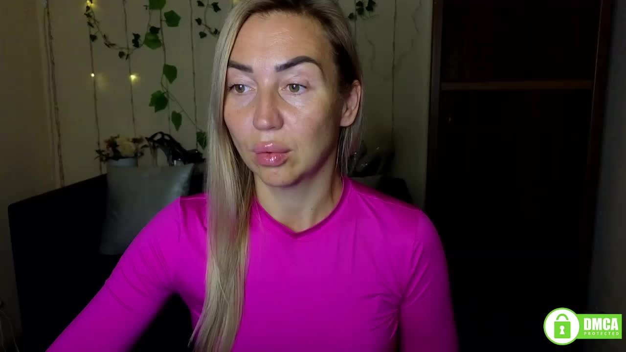 Jullyblondkiss Live Sex December 14, 2025