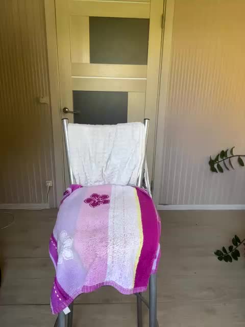 Karolina_Milf Live Sex December 14, 2025